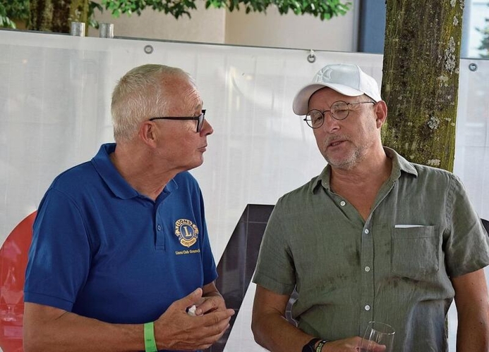 Der «Neo-Rentner» Mike Brotschi (rechts) im Gespräch mit Jürg Kaufmann.