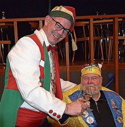 Obernarr Patrick Meier kümmerte sich um einen Gast aus Biel.