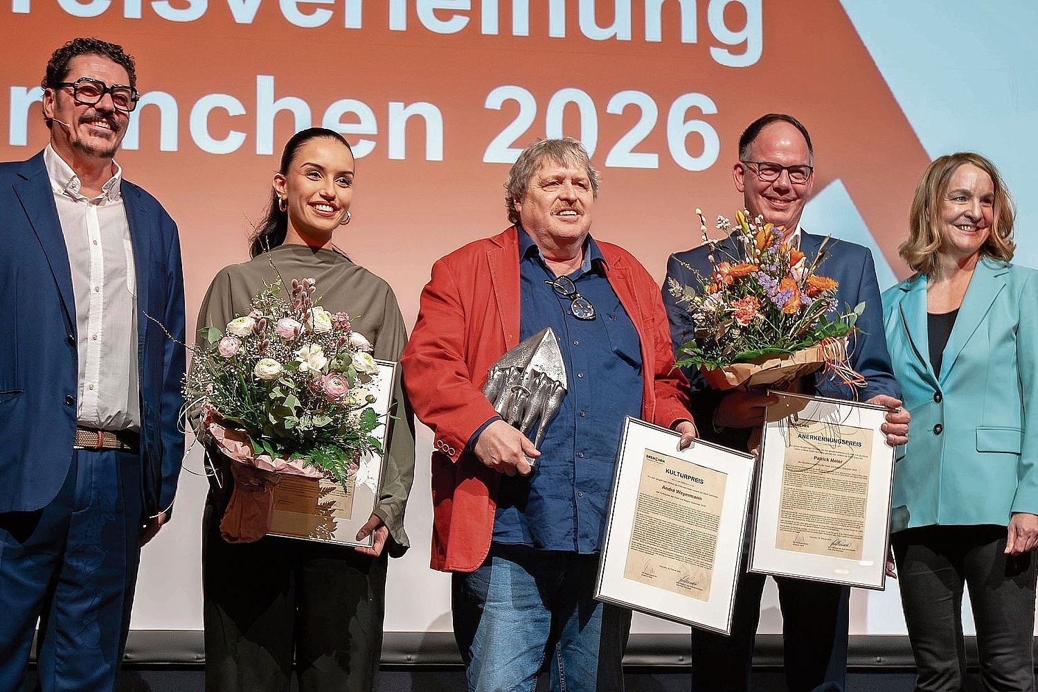 Jean-Paul Peronace (Präsident der Kulturkommission Grenchen), Aleyna Noyan (Nachwuchsförderungspreis), André Weyermann (Kulturpreis), Patrick Meier (Anerkennungspreis) und Stadtpräsidentin Susanne Sahli.