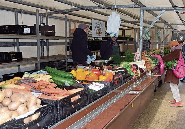 Der Marktstand von Willi Gloor in Grenchen. Bild:Joseph Weibel 