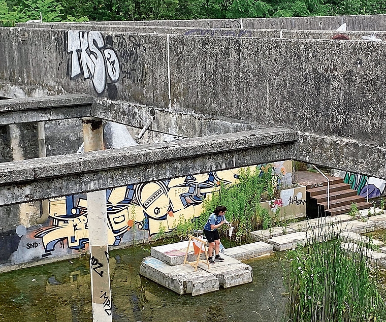 Ein urbaner Sprint-OL (hier am Beispiel vom Gelände der ehemaligen Cellulose-Fabrik Attisholz) bietet spannende Momente und Einblicke in den OL-Sport. Bild: zvg