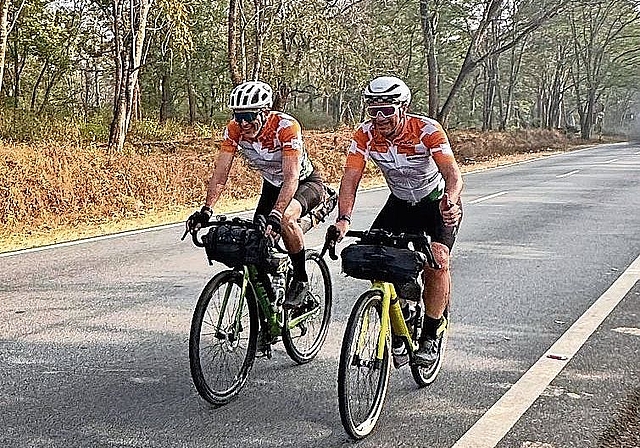 Immer motiviert: Patrik Hegelbach auf seinem gelben Gravelbike.Bilder: zvg