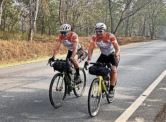 Immer motiviert: Patrik Hegelbach auf seinem gelben Gravelbike.Bilder: zvg