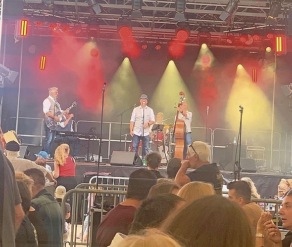 Auch nach über 30 Betriebsjahren rocken die Poor-boys mit viel Spielfreude, Witz und Charme.