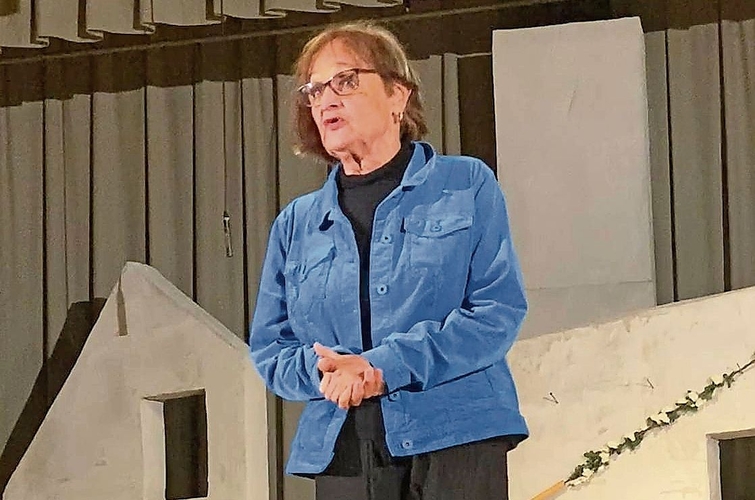 Eine sichtlich gerührte Iris Minder dankt dem Publikum. Eine sichtlich gerührte Iris Minder dankt dem Publikum.