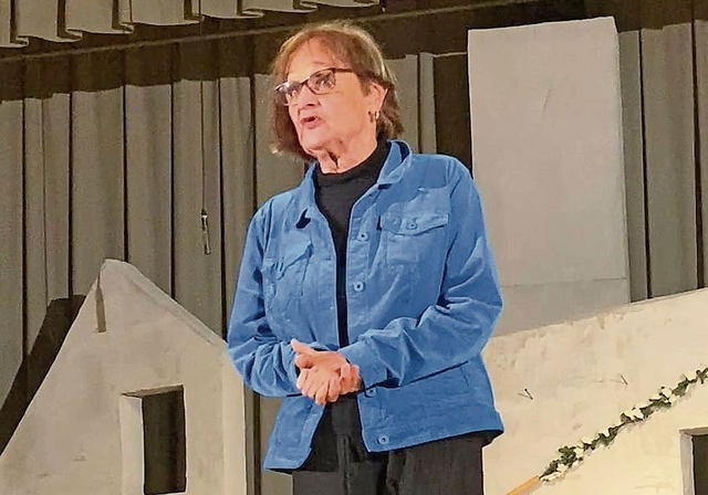 Eine sichtlich gerührte Iris Minder dankt dem Publikum.