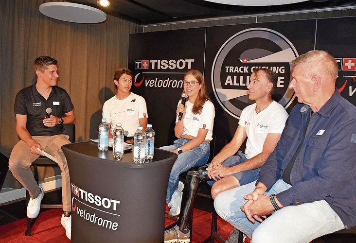 Interessanter und von Franco Marvulli (links) geleiteter Talk am Partner- und Sponsorenabend mit den beiden Markenbotschaftern Luca Bühlmann und Janice Stettler, Para-Cycler Roger Bolliger und Rennbahnbauer Walter Lütcken. Bilder: Joseph Weibel