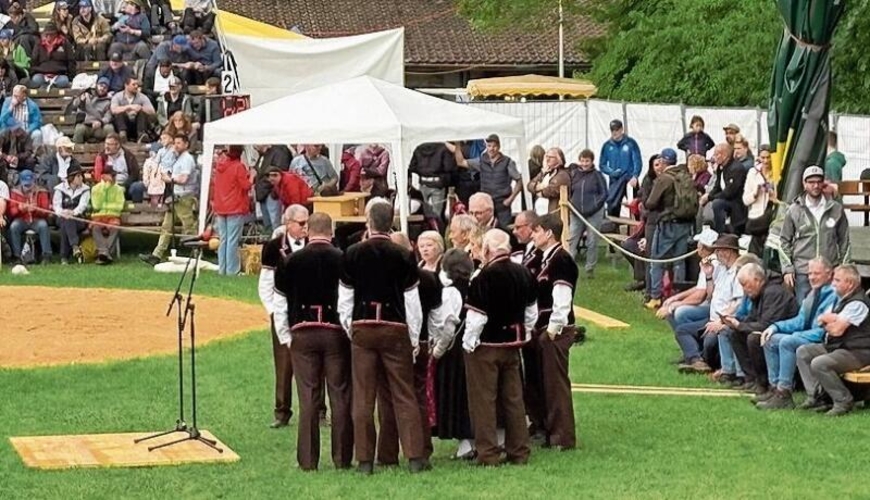 Der Grenchner Jodlerklub Bärgbrünnli unterhielt das Publikum ebenfalls. Bild: Joseph Weibel