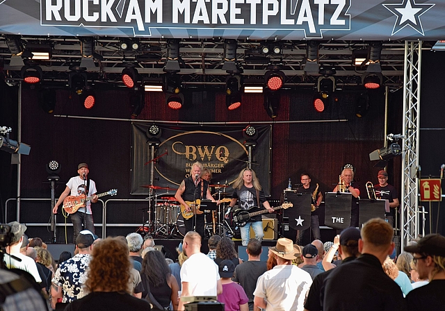 Seit 15 Jahren ein fester Bestandteil in der Sommer-Agenda von Grenchen: «Rock am Märetplatz».Bild: GSA-Archiv