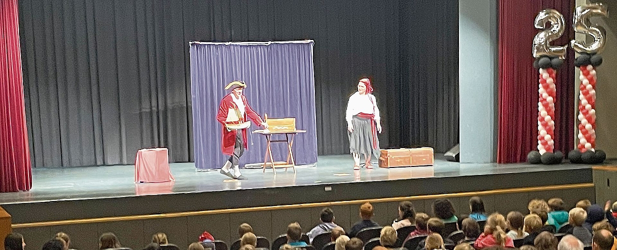 Zum Abschluss des Internationalen Zauberkongresses findet am Sonntag die Kindergala statt. Unsere Aufnahme stammt vom gleichen Anlass vor vier Jahren.Bild: Joseph Weibel Zum Abschluss des Internationalen Zauberkongresses findet am Sonntag die Kindergala statt. Unsere Aufnahme stammt vom gleichen Anlass vor vier Jahren.Bild: Joseph Weibel