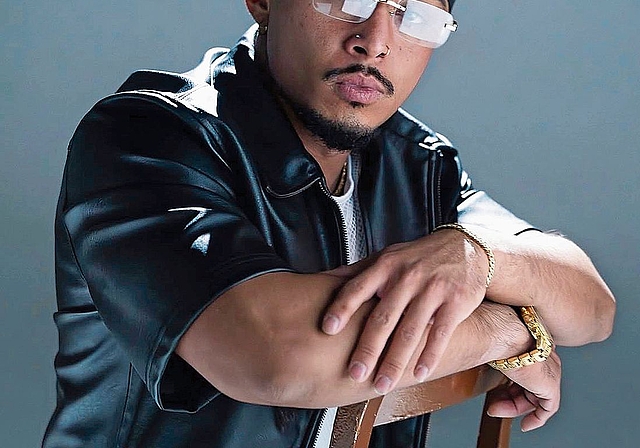 Cheyne Hofer, bekannt als Wizdomblendz, erreicht mit seinen präzisen Haarschnitten ein Millionenpublikum.Bild: zvg