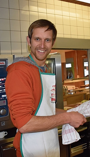 Er sorgt in der Küche für Hilfe und Effizienz: Rafael Schmitt.