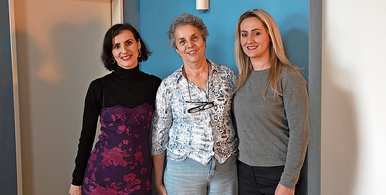 Gordana Schmid (Mitte), die Gründerin der Power Spitex GmbH in Grenchen, hat ihre Nachfolge geregelt. Tochter Anja Glivar (links) hat die Leitung der Seniorentagesstätte USZYT bereits seit einiger Zeit übernommen, Fatbardha Tolaj, die bisherige St