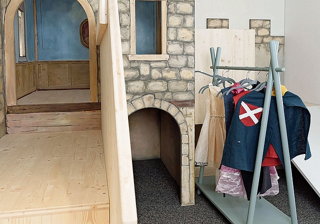 Wer von den Kindern will, kann sich selber als Ritter oder Burgdame verkleiden. Bilder: Museum Grenchen