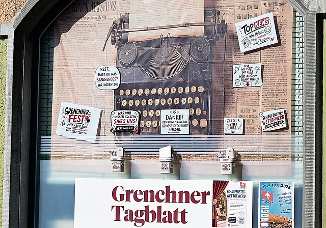 Links die Hermes als Blickfang, rechts der sympathische Reporter Bobby vom GSA/GT. Ist die Deko besonders gut gelungen? Sie entscheiden und können einen GVG-Gutschein gewinnen. Bilder: Oliver Menge