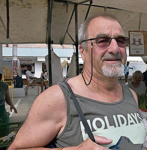 Christian Schlup ist regelmässig auf dem Grenchner Wochenmarkt zu sehen. 
         
         
            
               Bilder: Joseph Weibel