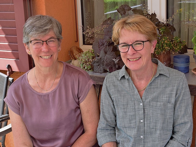 Bertha Heiri (links) und Brigitte Stach sind die treibenden Kräfte von palliativeCare Bettlach und Umgebung. Bild: Joseph Weibel