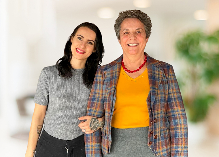 Gordana Schmid (rechts) mit ihrer Tochter Anja Glivar, die demnächst ihr Studium als Pflegefachfrau HF abschliessen wird. Bild: zvg