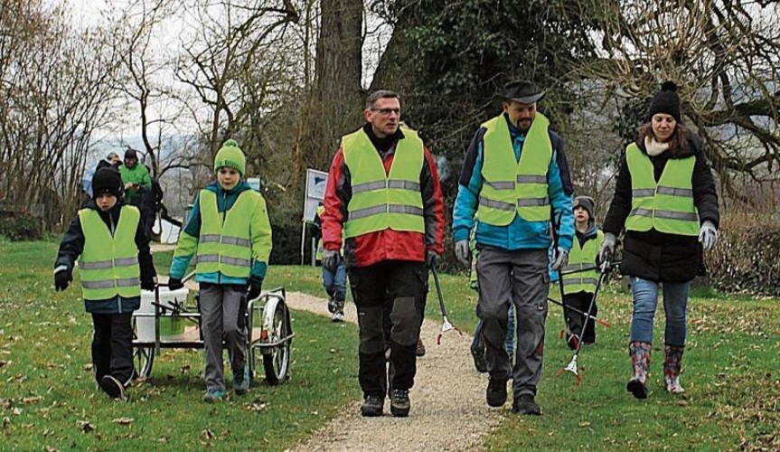 Diese voll ausgerüstete Gruppe macht sich auf den Weg.Bilder: Anna Gähler