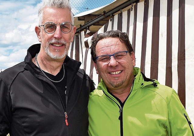 Präsident Marco Zbinden (rechts) mit Hüttliwart Daniel Engelberger, zuständig für die Vermietung des Clublokals. 