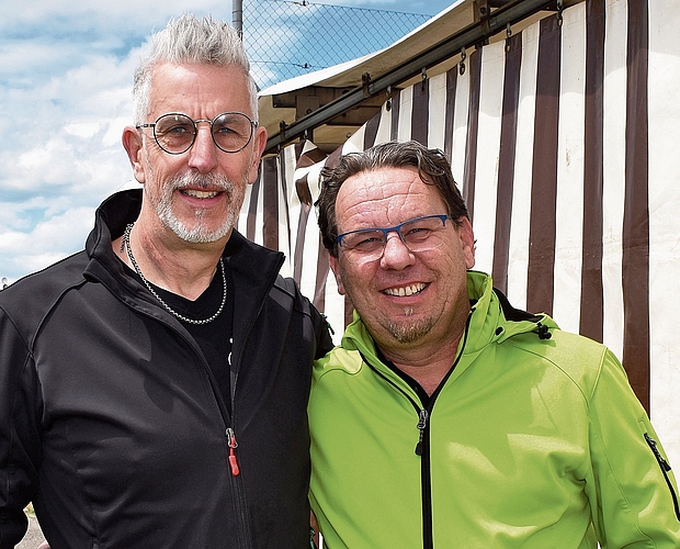 Präsident Marco Zbinden (rechts) mit Hüttliwart Daniel Engelberger, zuständig für die Vermietung des Clublokals. Präsident Marco Zbinden (rechts) mit Hüttliwart Daniel Engelberger, zuständig für die Vermietung des Clublokals.