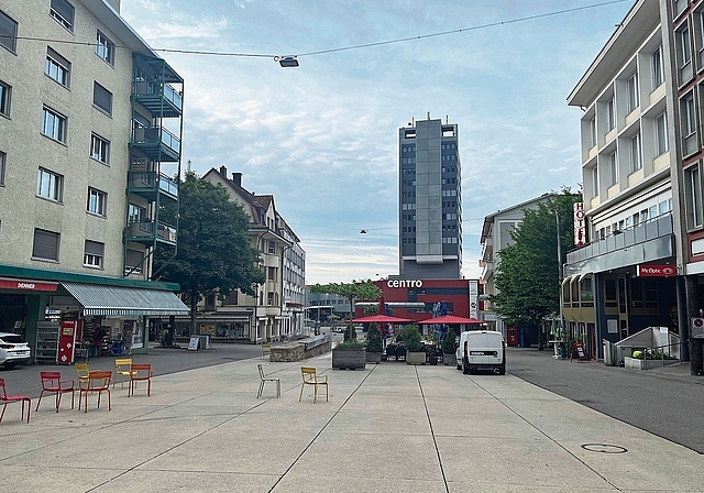 Alles ist im Umbruch und hoffentlich bald im Fluss: Die Gestaltung des Marktplatzes Grenchen und die Umnutzung von Teilen der umliegenden Gebäude sowie die Schliessung der Baulücke bei der Baloise Bank sollen vorangetrieben werden. Bild: zvg