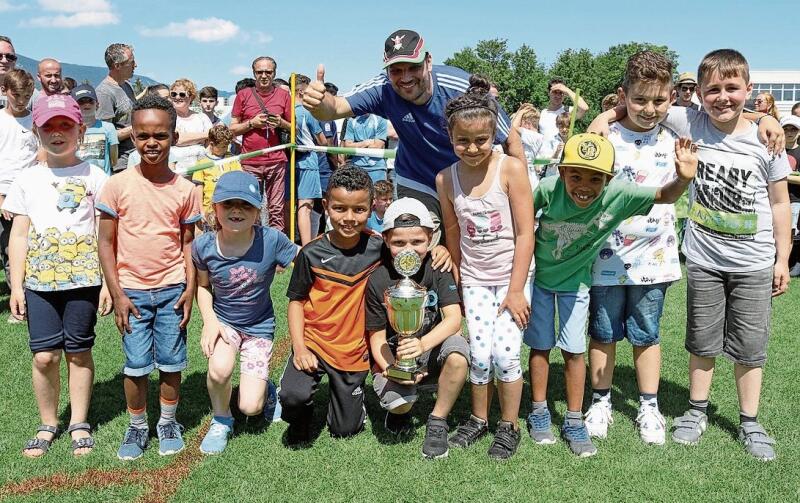 Bilder: FCG 15
            
         
         
            Wer holt sich in diesem Jahr am Sonntag einen Pokal in den neun Kategorien?