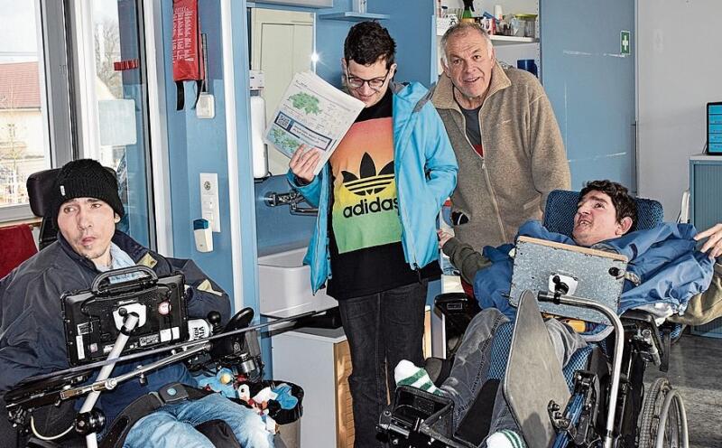 Technischer Dienst Team – Dominik Hug, Wohngruppe Bärenhöhle. Leon Salihaj, besucht die Tagesstätte. Res Koeninger, Co-Leitung Schule. Faton Zenuni, Wohngruppe Aloha.