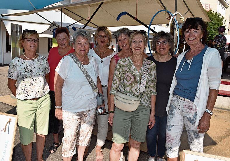Auf dem Marktplatz in Grenchen haben acht Frauen des Damenturnvereins Grenchen (DTV) erfolgreich für sich geworben.