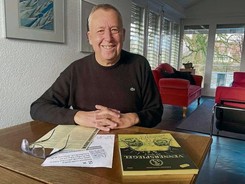 Autor Markus Schär gibt in Büren an der
Aare auch den 
«Vennerspiegel» heraus.
         
         
            
               Bilder: zvg