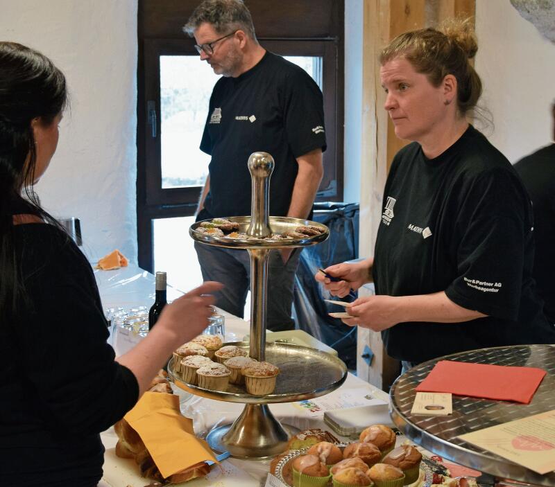 Pasta und allerlei Köstlichkeiten werden vom Verein Zähnteschür angeboten.