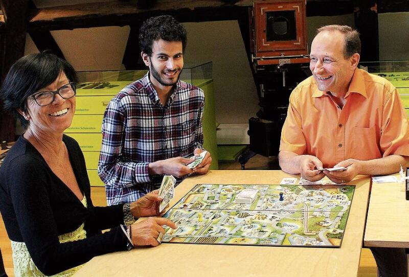 Das Museumsteam spielt Monopoly auf den Strassen von Grenchen.