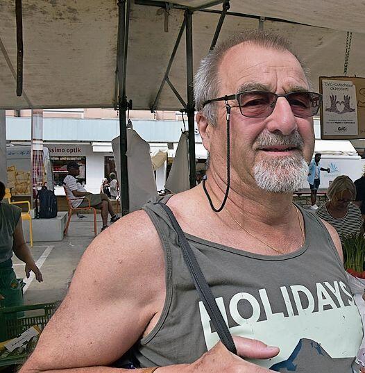 Christian Schlup ist regelmässig auf dem Grenchner Wochenmarkt zu sehen. 
         
         
            
               Bilder: Joseph Weibel