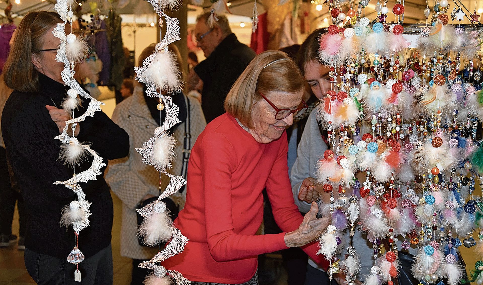 Was gibt es Schöneres, als sich am Christkindlimäret die vielen Geschenke anzuschauen.