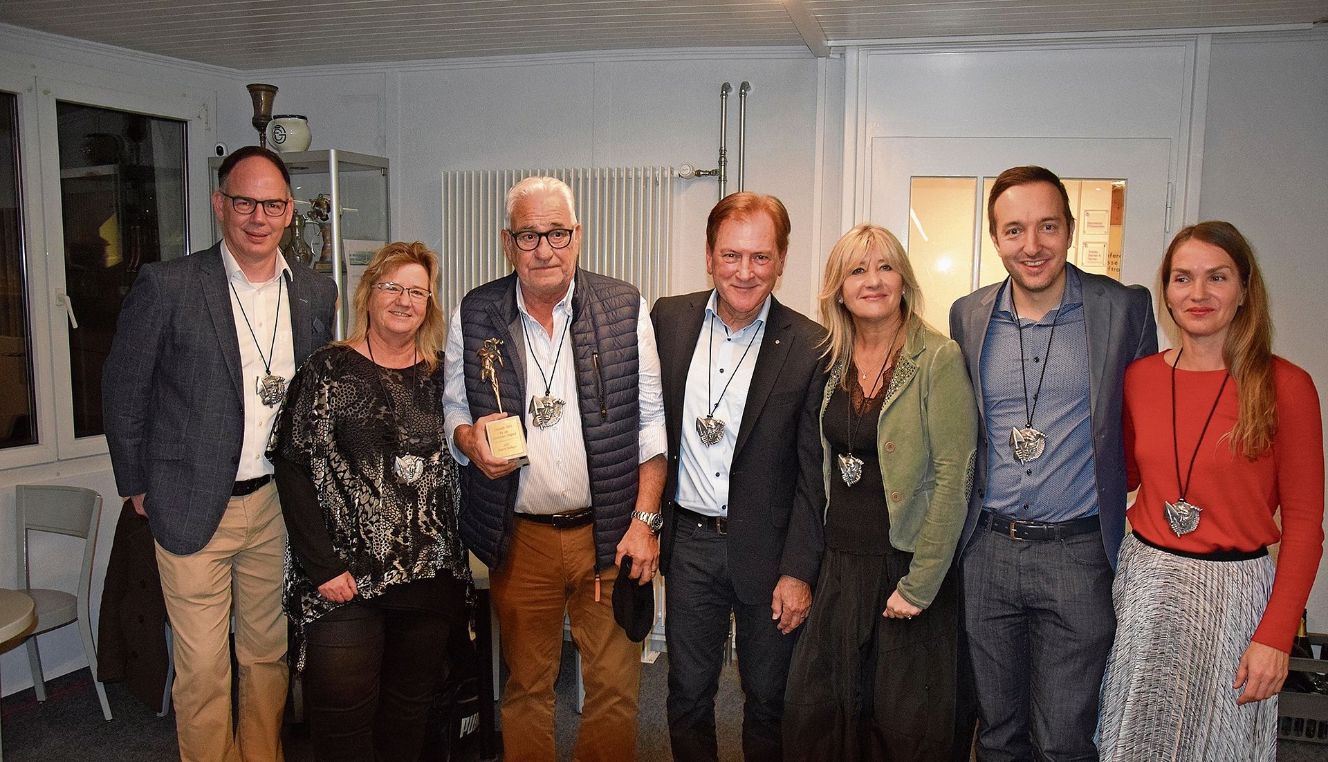 OK mit Preisträger v.l.n.r.: Patrick Meier, Nathalie Schindler, Preisträger Marcel Bolliger, Hubi Bläsi, Lara Näf, Simon Klaus und Sandra Sieber.