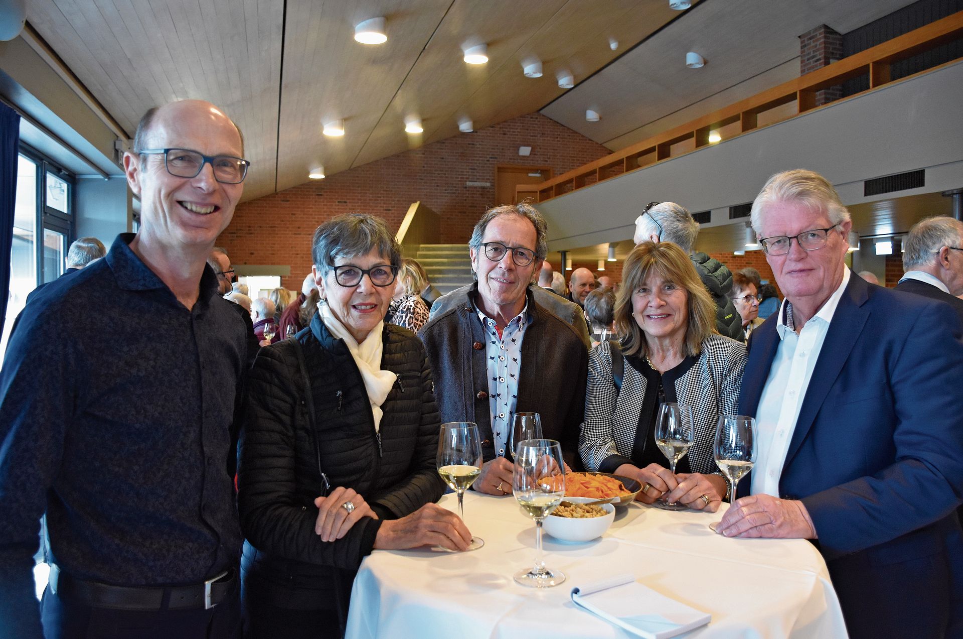 Die Meinung war einhellig: «So ein Konzert gibt es nicht alle Tage» (von links): Thomas Glinz, Daniela Gallus Glinz, Roland Holzer, Astrid und Urs Erb. 