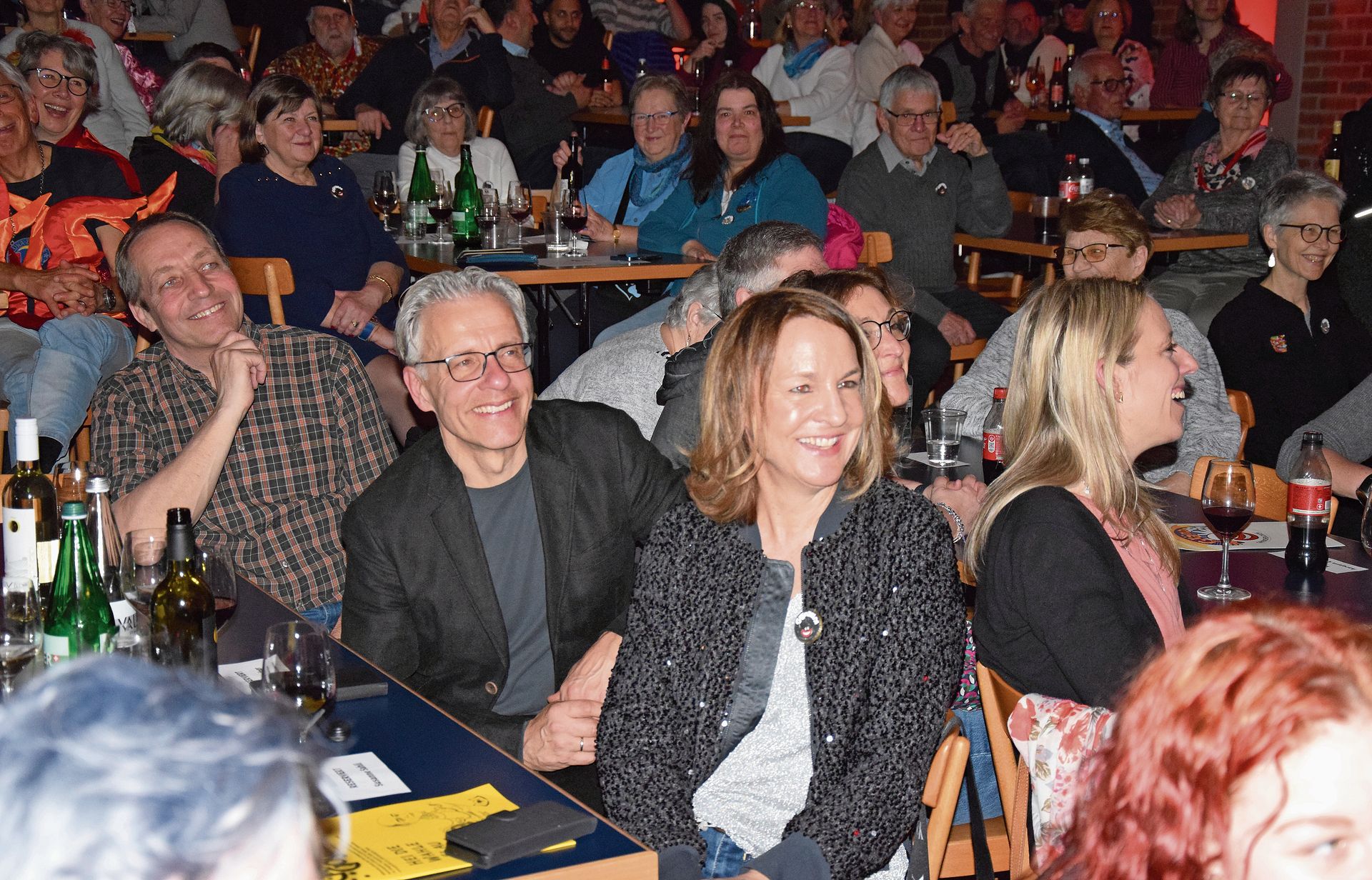 Stadtpräsidentin Susanne Sahli amüsierte sich köstlich  – mit ihr auch Revierförster Patrik Mosimann (hinten) und Gemeinderat Daniel Hafner. 