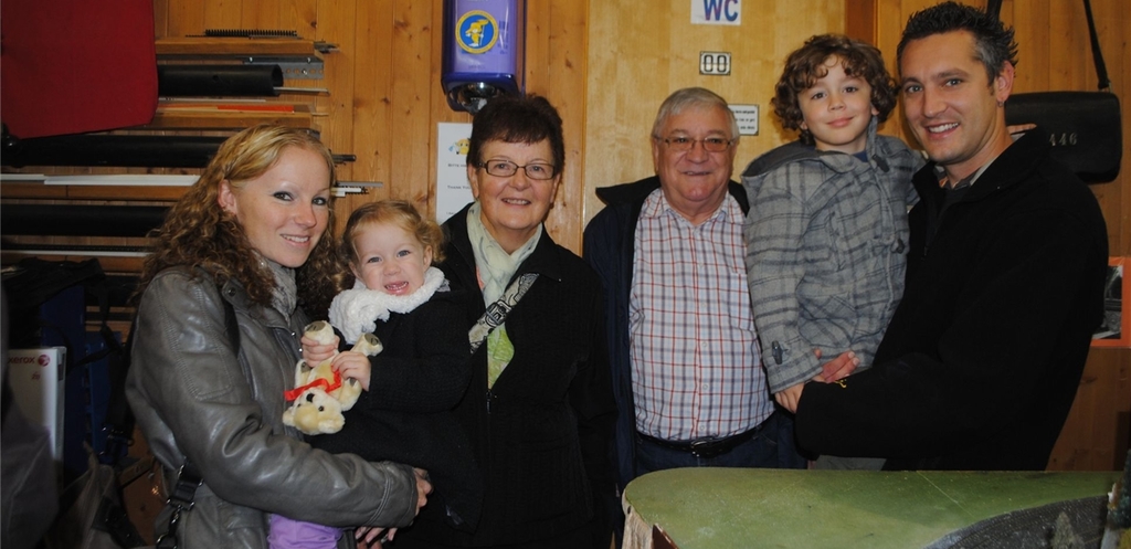 Ein Familienausflug: Michèle Berger mit Tocher Angelina, die Grosseltern Marlene und Willi Berger, sowie Mathias Berger mit Sohn Yannick.
