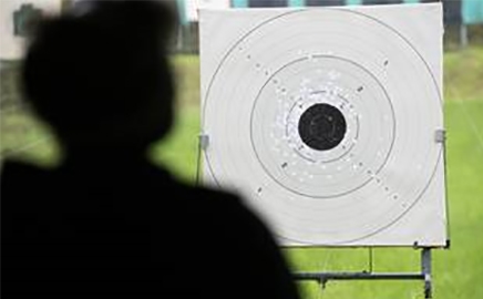 Pistolenschiessen ist ein beliebter Wettkampfsport. (Bilder: zvg)